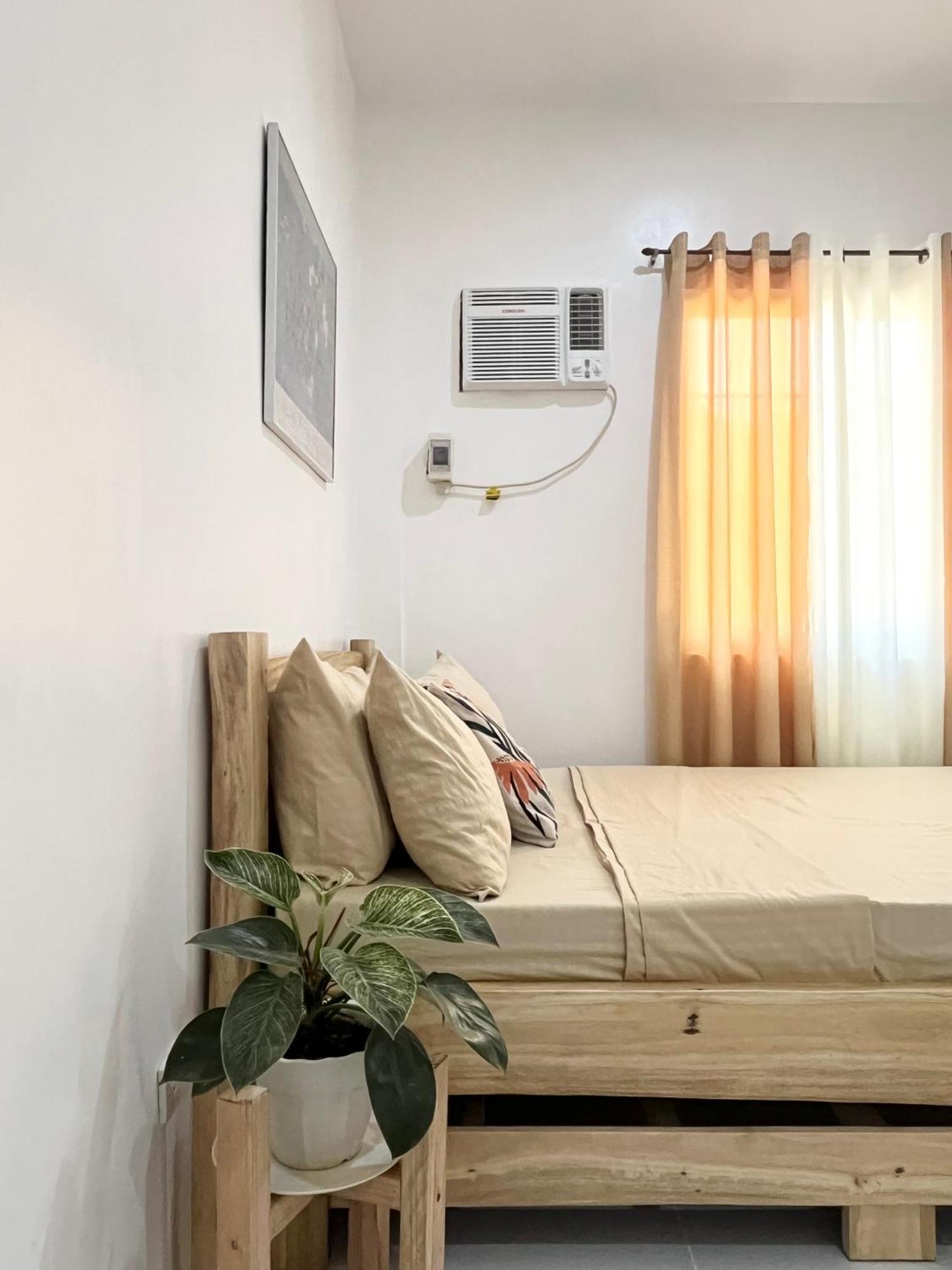 Sunnydale Apartelle -Room Accommodation Near Calatagan Beach Resorts Batangas Eksteriør bilde