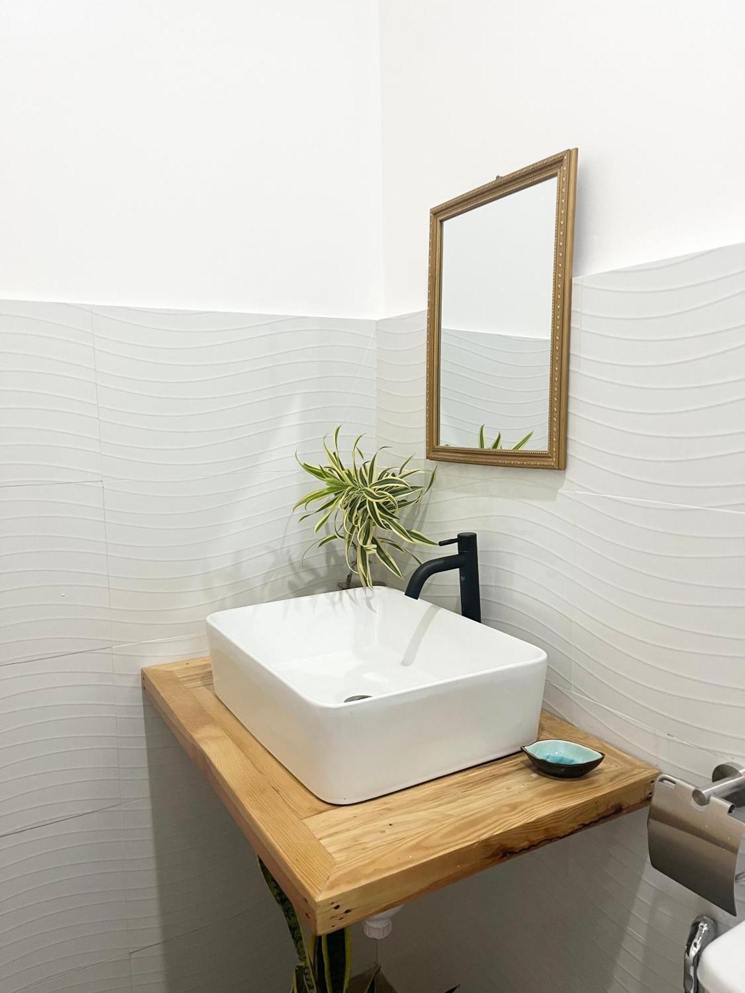 Sunnydale Apartelle -Room Accommodation Near Calatagan Beach Resorts Batangas Eksteriør bilde