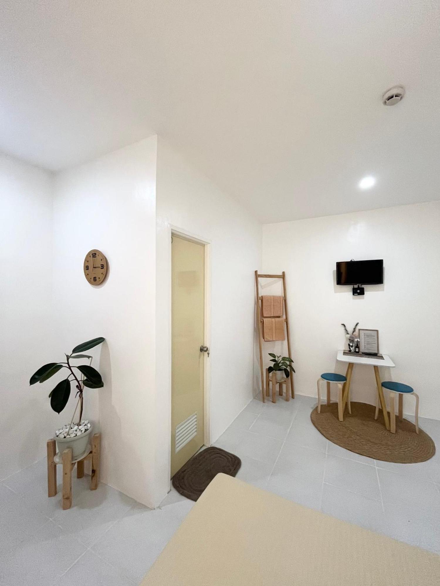 Sunnydale Apartelle -Room Accommodation Near Calatagan Beach Resorts Batangas Eksteriør bilde